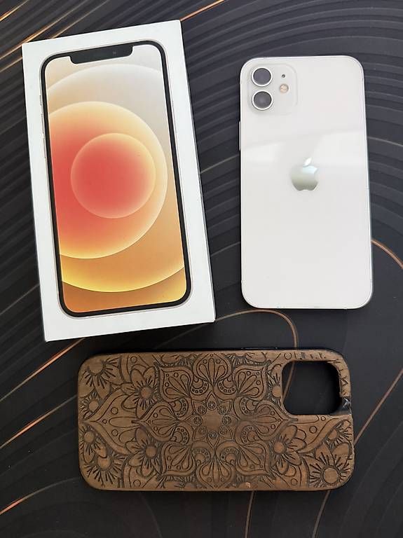 Telefoni cellulari / Smartphones: iPhone 12, 64 GB – Usato da Chur venduto da tan_8fb6 1