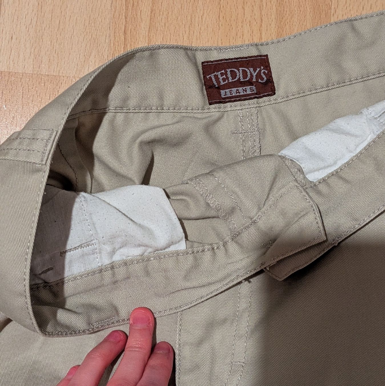 Pantaloni: TEDDY'S Shorts beige – Usato da Morgarten venduto da rra_jvw7 3