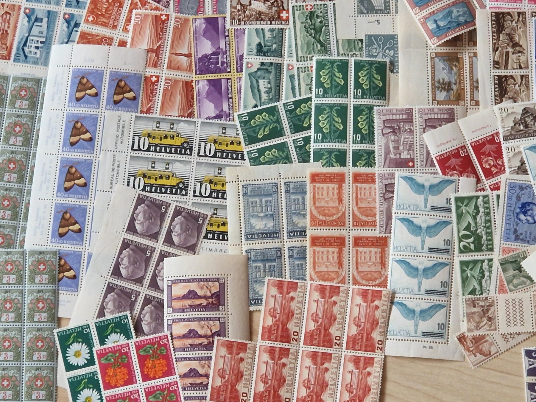 Tous les timbres: Grosser Posten CH postfrisch**, ab 1.- – D'occasion à Burgdorf par Glossy01 4