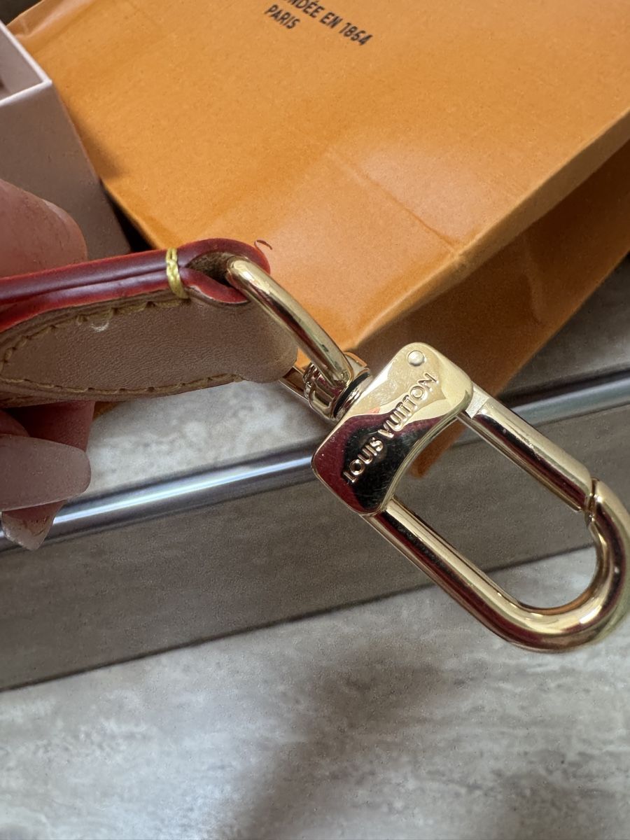 Louis Vuitton Sonstige Kleidung & Accessoires: Louis Vuitton Schulterriemmen – Gebraucht aus Regensdorf von weiningerl 3