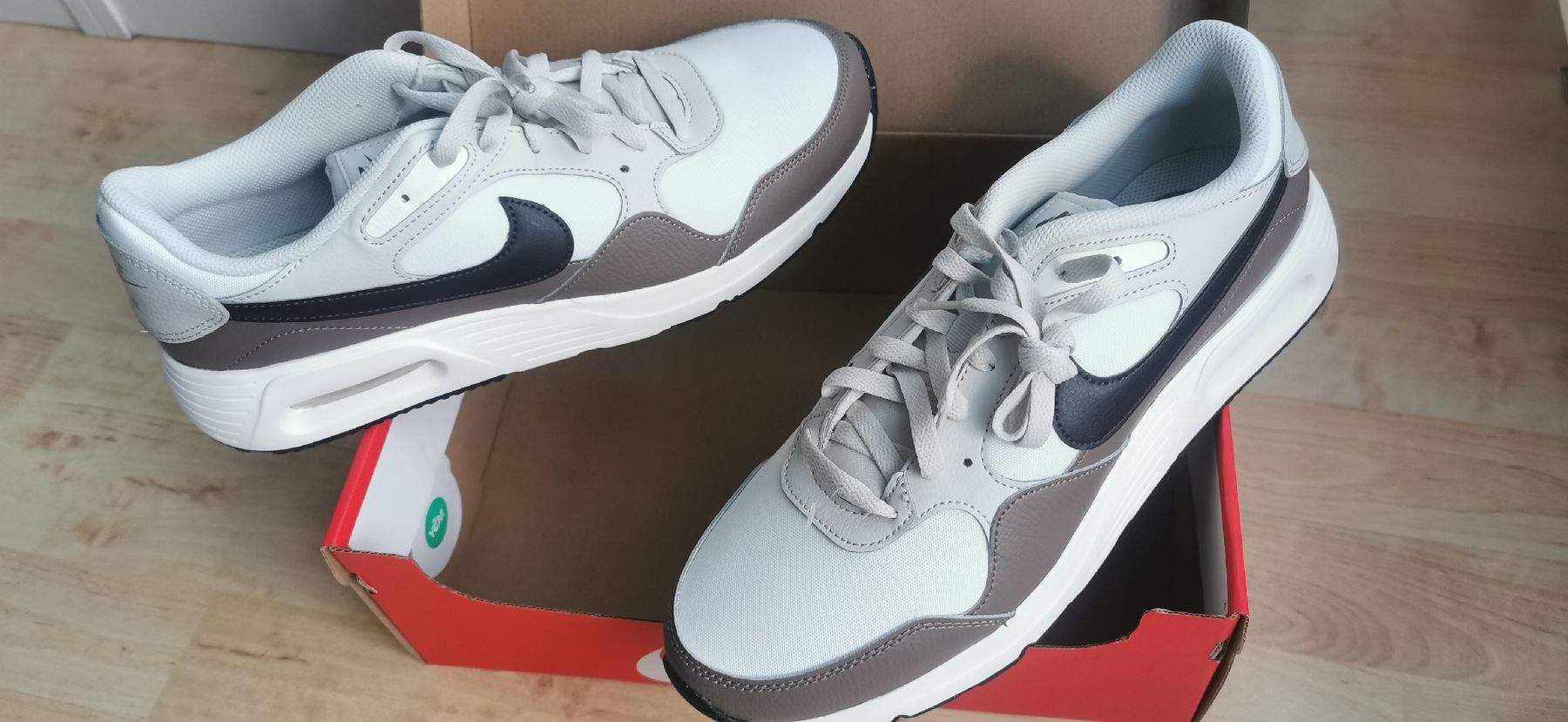 Nike Scarpe da uomo: Nike Air Max 11 45 – Nuovo e nell'imballaggio originale da Aesch BL venduto da Refurber 1