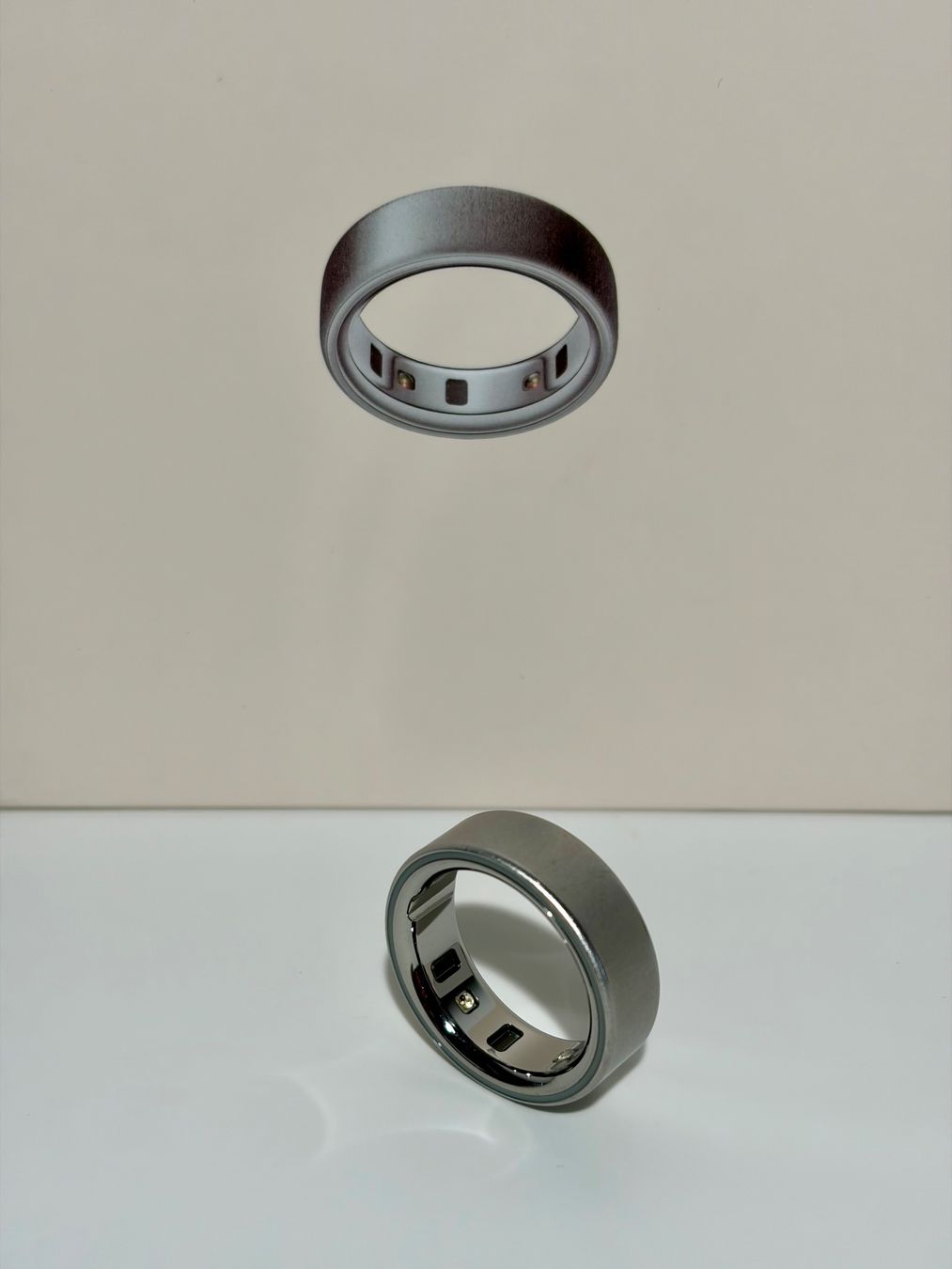 Oura Anelli: Oura Ring 4 (Grösse 10, Brushed Silver) – Usato da Zürich venduto da Wolpe23 2