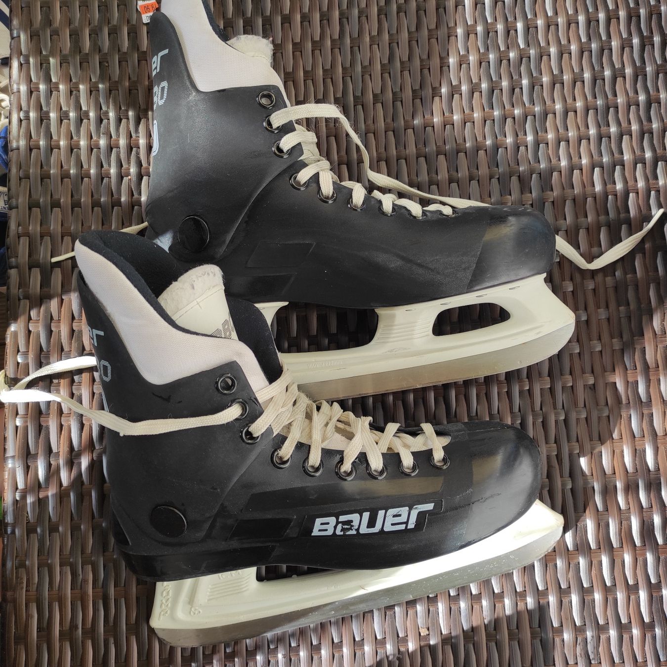 Bauer Schlittschuhe: Bauer Schlittschuhe Grösse 42 – Gebraucht aus Zürich von mir_9hw7