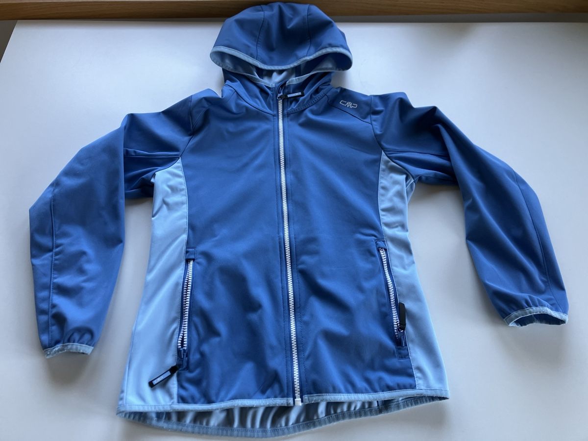 CMP Jacken: Softshelljacke CMP blau mit Kapuze Grösse 152 gebraucht – Gebraucht aus Weissbad von Praxedis_P51