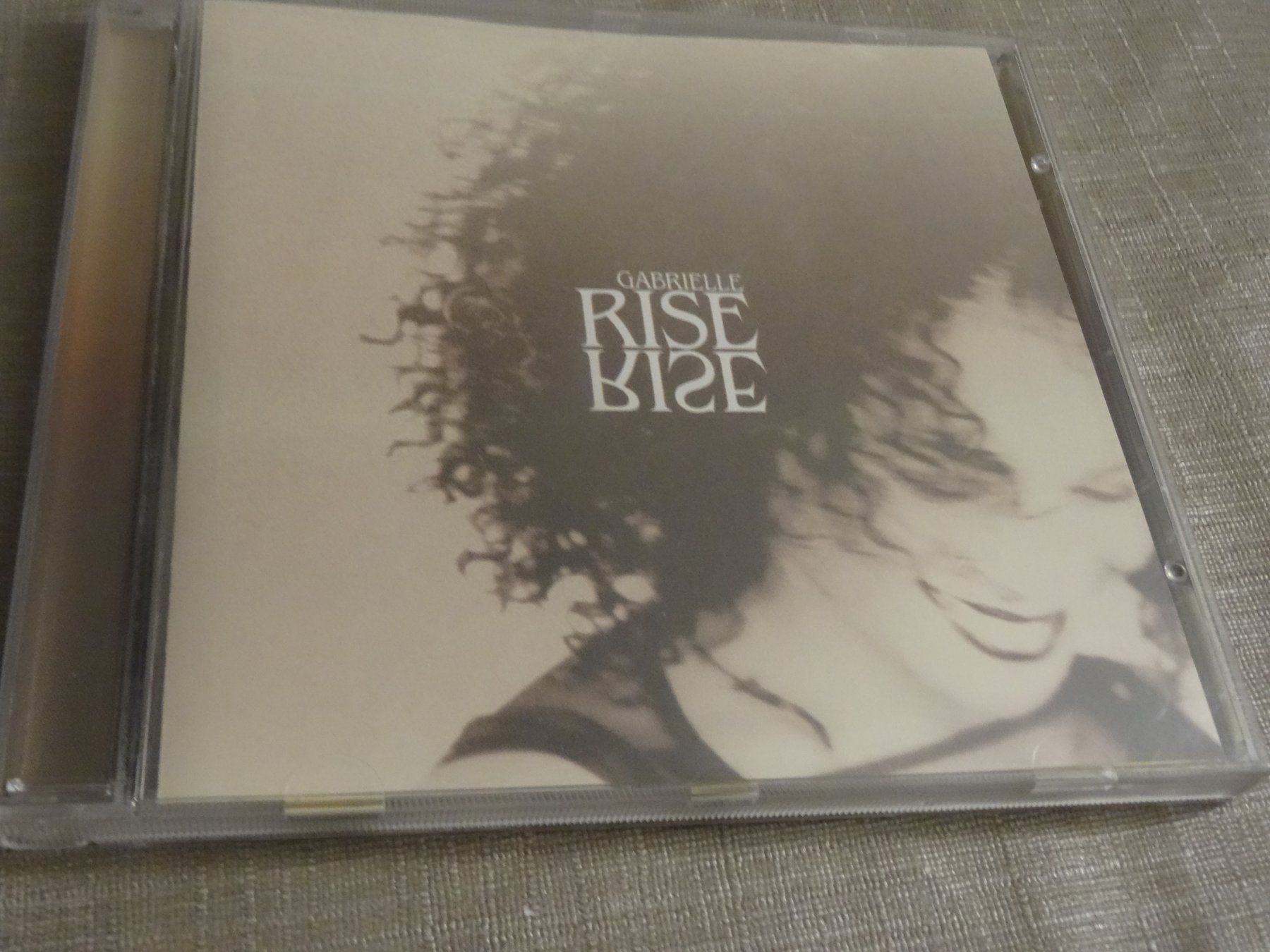 CD: Gabrielle - Rise - CD Album – Usato da Olten venduto da Disc-Ausverkauf