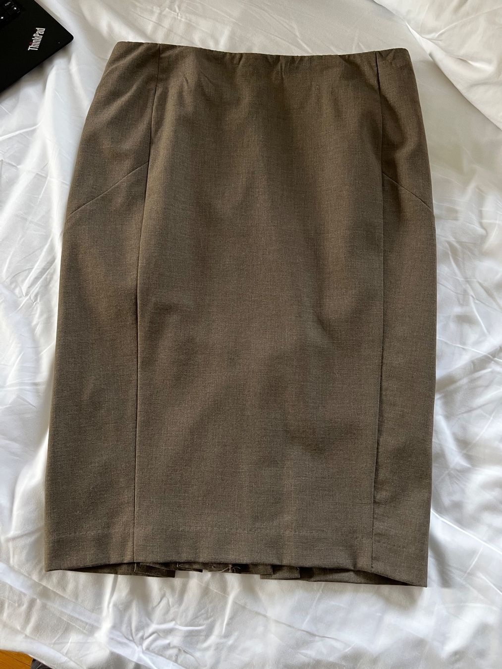 Röcke: Pencil skirt club monaco – Gebraucht aus Münchenstein von ArleneLM