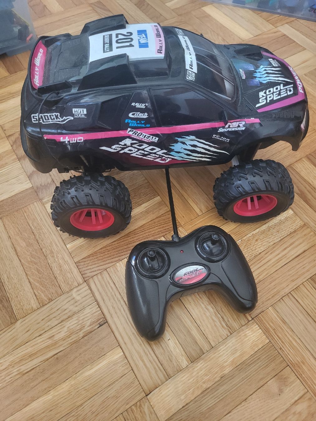 Modellismo RC: Voiture télécommandée Kool Speed avec télécommande. – Usato da Petit-Lancy venduto da fla_8nqw