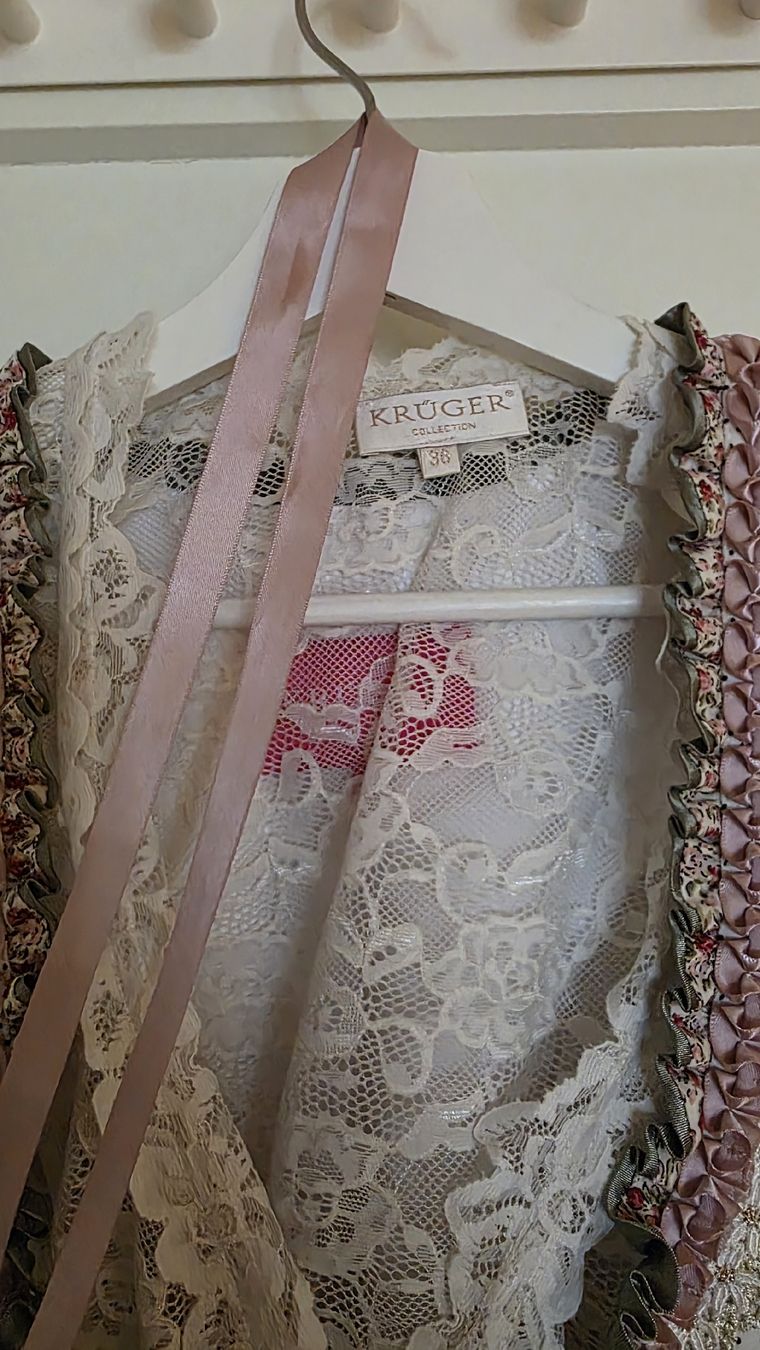 Krüger : Krüger Dirndl – Gebraucht aus Muttenz von Cjandores 2