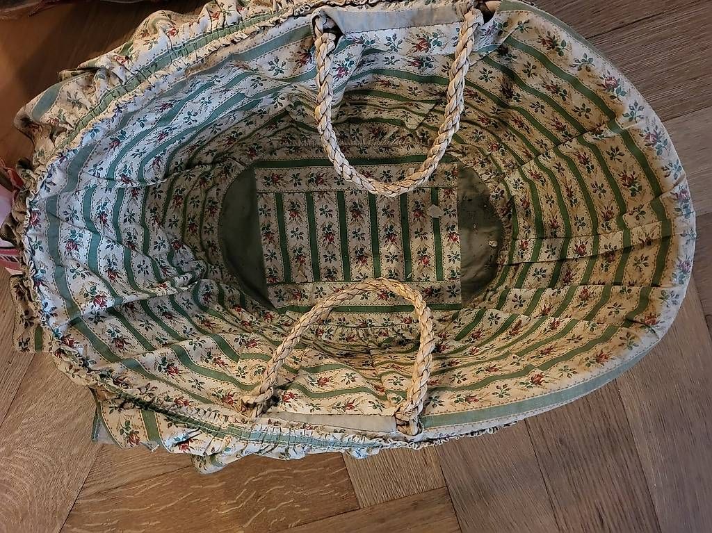Altro in Antiquarato & Arte: Antikes Picknickkörbchen – Usato da Zürich venduto da Ipoc 2