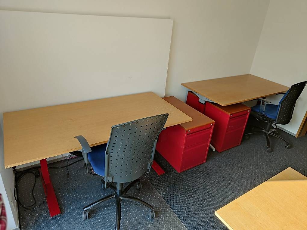 Lista Set di tavolo e panche: Lista Office Büromöbel Kombination – Usato da Bonaduz venduto da Ugachaga