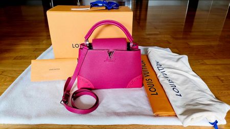 Louis Vuitton Capucines MM, Fushia, neuwertig! (Full Set)