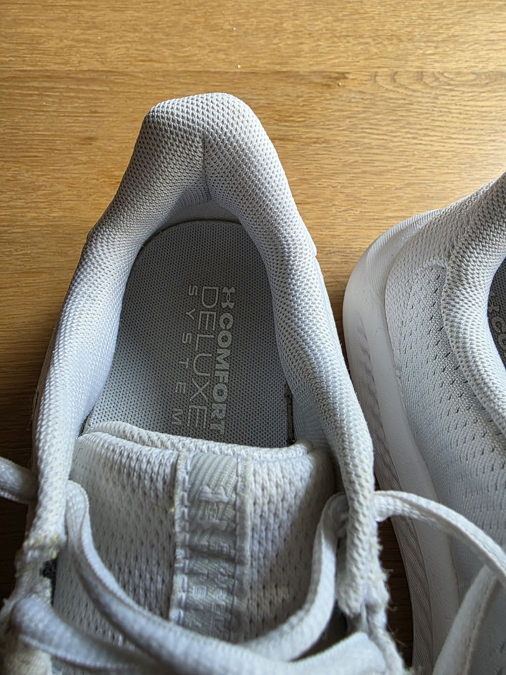 Under Armour Scarpe da donna: Under Armour Damen Laufschuhe Weiss – Usato da Interlaken venduto da NataliiaS 3