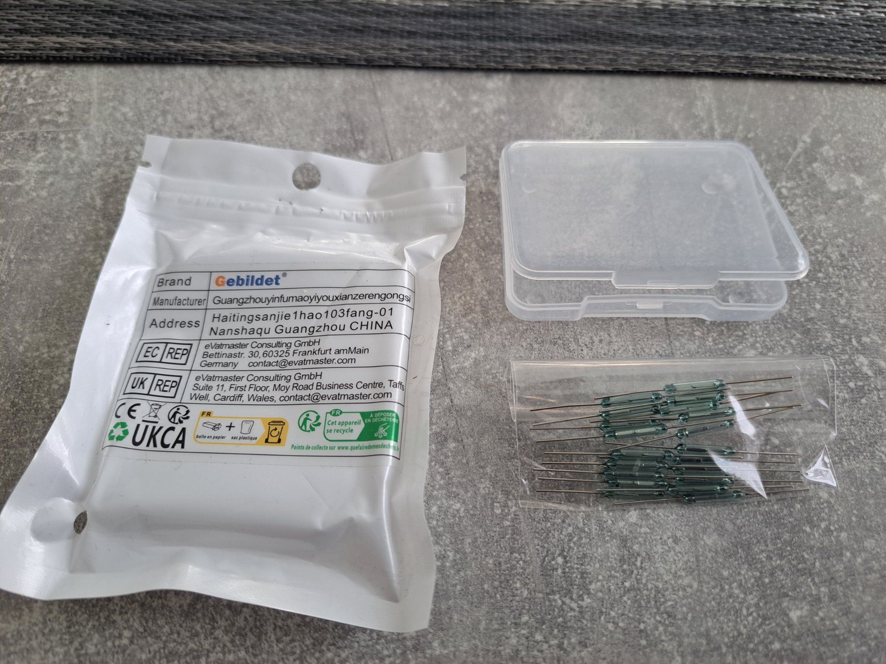 Modellini di ferrovie: REED Kontakte, Glaszylinder – Nuovo e nell'imballaggio originale da Worben venduto da Celvin62 1