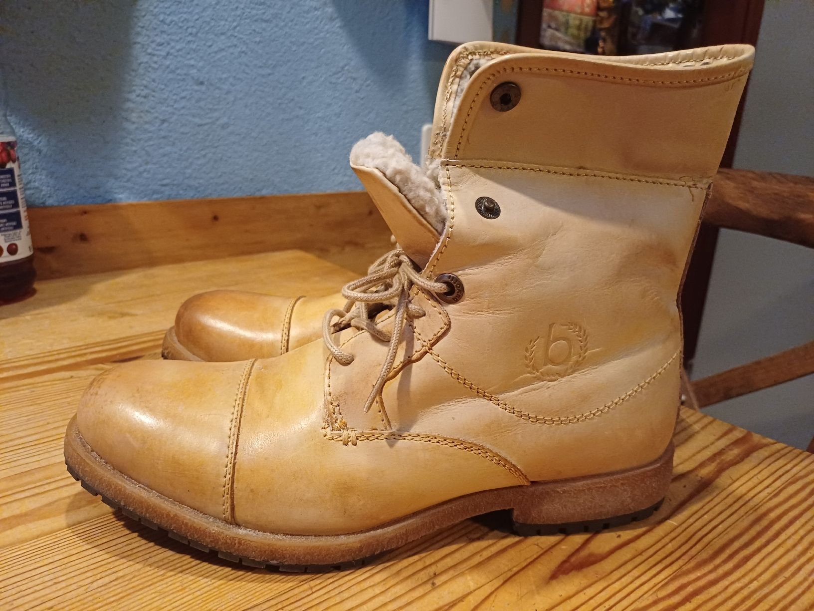 Bugatti Scarpe da uomo: Bottines Bugatti fourrées cuir neuves camel 42 – Nuovo e nell'imballaggio originale da Marin-Epagnier venduto da Babaa 2