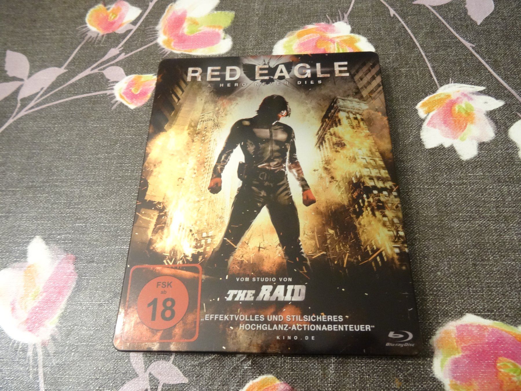 Tutti i DVDs: Red Eagle - a Hero never dies Steelbook BLU-RAY – Usato da Olten venduto da Disc-Verkauf