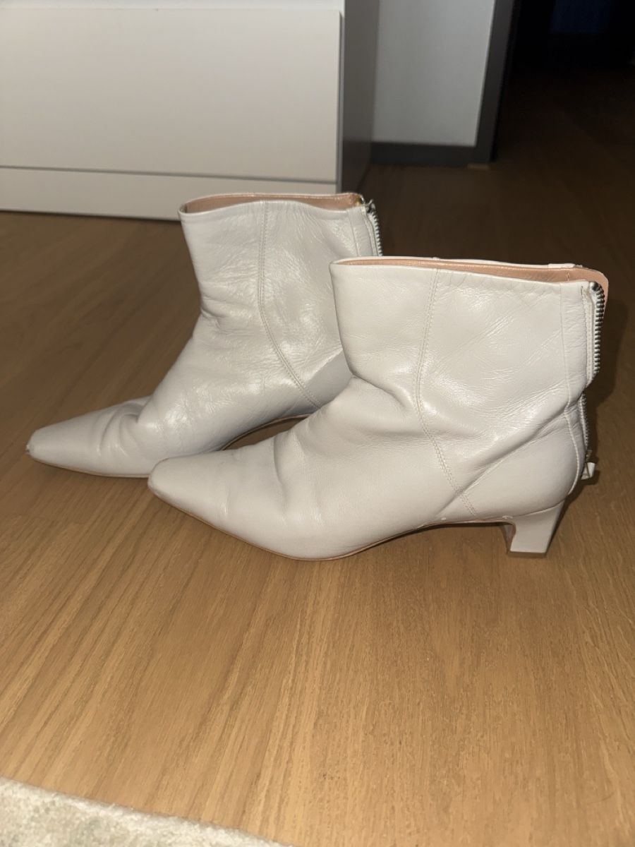 Chaussures femmes: Ice white ankle boots – D'occasion à Zürich par VittoDS