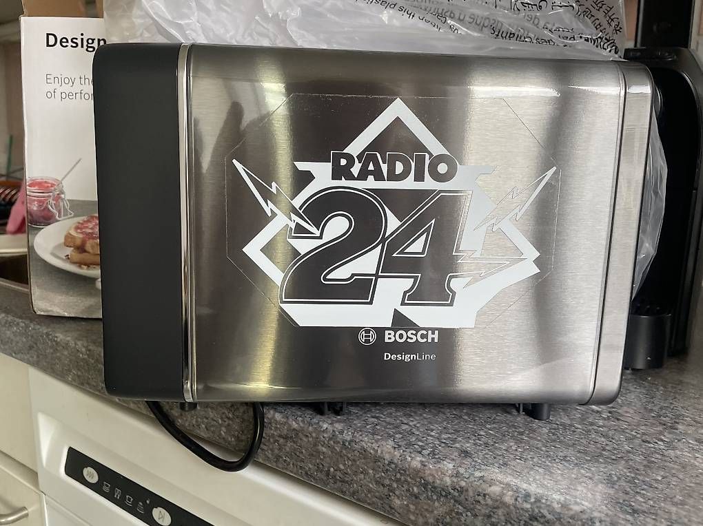 Elettrodomestici da cucina: Toaster Bosch, radio 24 – Usato da Zürich venduto da SuzanY01 2
