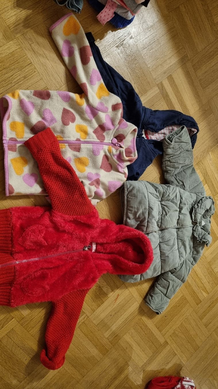 Lotti & Set di vestiti: Mädchen kleider gr. 80-86 – Usato da Seuzach venduto da ita_zp5r 5