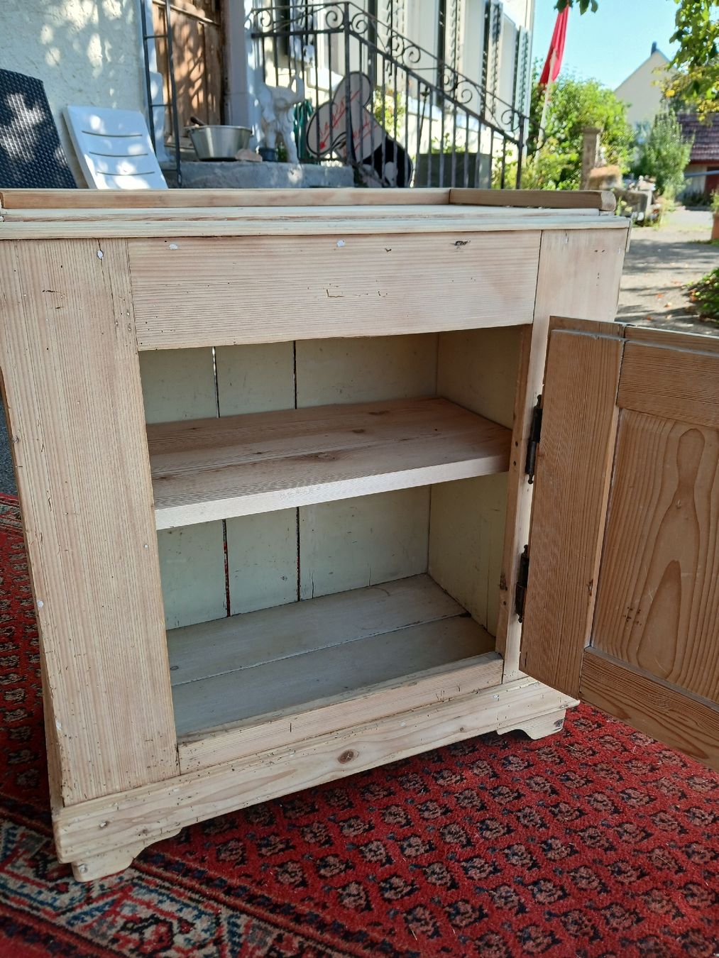 Commodes: kleines Tannenholz Möbel  – D'occasion à Hagenbuch ZH par bromaer 2