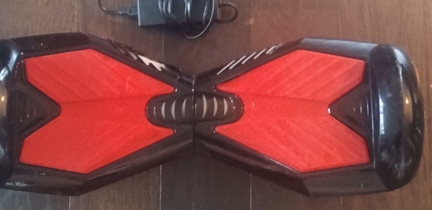 Hoverboard: Hoverboard Rot Schwarz Defekt mit Ladegerät – Difettoso da Wasterkingen venduto da xamax1