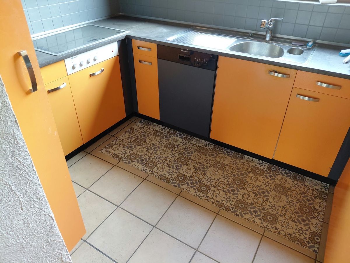 Komplettküchen: Cuisine a débarrasser – Gebraucht aus Moutier von bhouriet