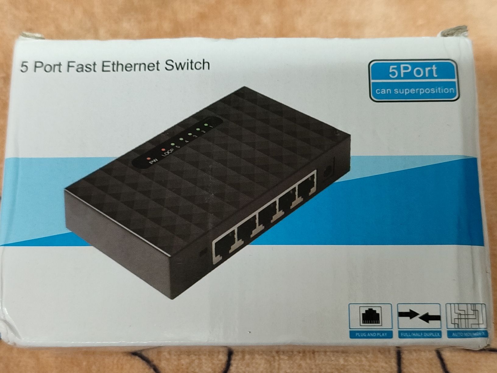 Hub & Switch: 5 Port Fast Eternet Switch – Nuovo (secondo la descrizione) da Utzenstorf venduto da Igelfamilie