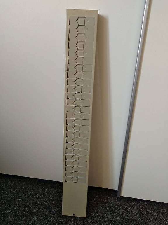 Wandhalterungen: Stechkartenhalter für 25 Karten – Gebraucht aus Seewen SO von Perle8