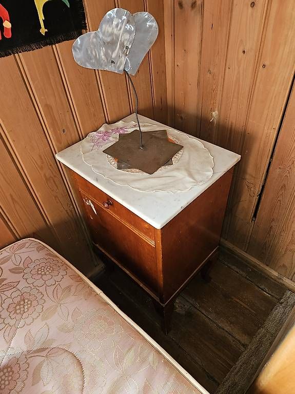 Nachttische: Div Nachttische – Gebraucht aus Degersheim von jakschw 1