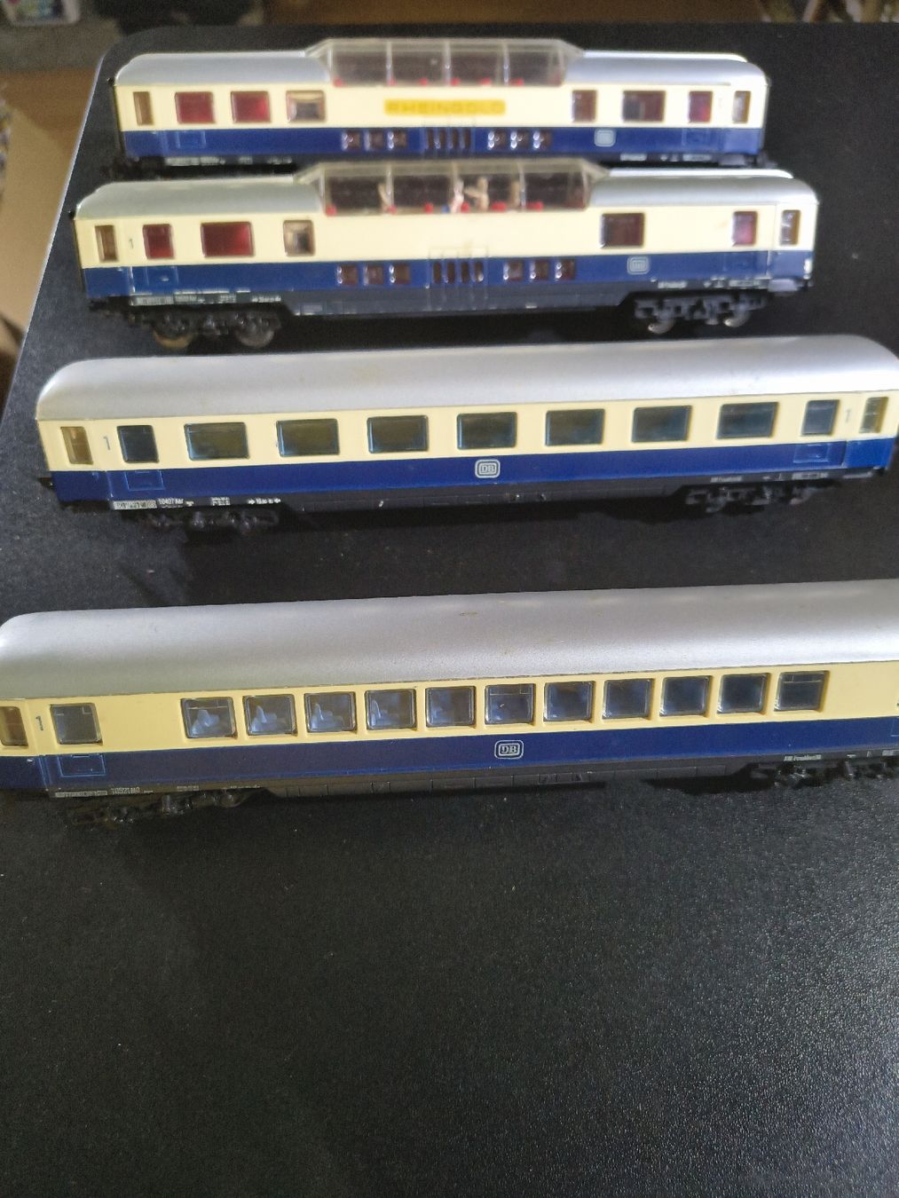 Modellini di ferrovie: 4 Reingoldwagen DB HO – Usato da Mesocco venduto da andergia