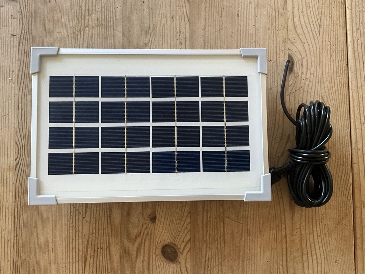 Dispositivi a energia solare: Solarmodul 3.5Wp, IP65 Schutz, mit Anschlusskabel, gebraucht – Usato da Grenchen venduto da Shyla1611