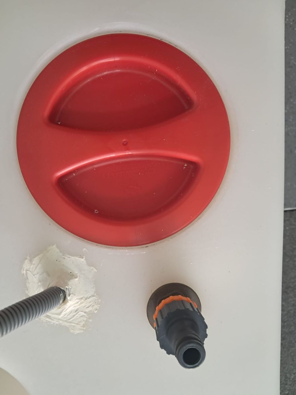 Serbatoi, Taniche & Tubi: Wassertank mit elektrischer Pumpe, Camping Wasserkanister – Usato da Zürich venduto da Lia107 5