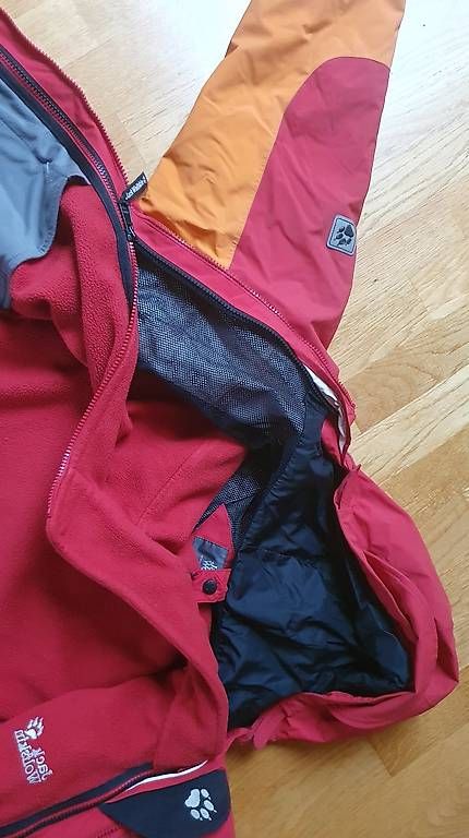Jacken: Rote Skijacke, Jack Wolfskin, Grösse 152 – Gebraucht aus Niederwangen b. Bern von thurncaro 1
