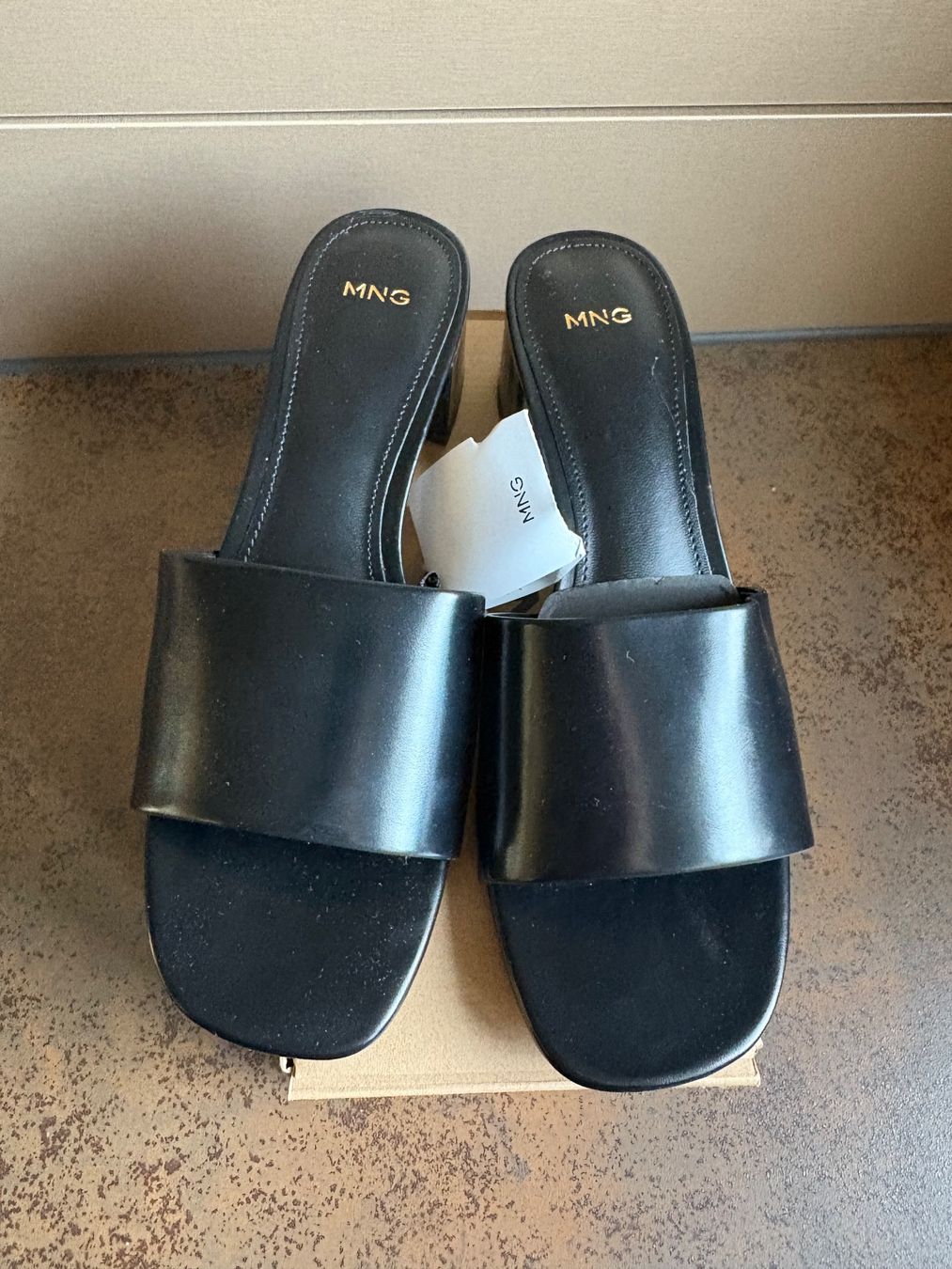 Scarpe da donna: Sandale Gr. 38 von MNG – Nuovo (secondo la descrizione) da Nottwil venduto da MaBi10
