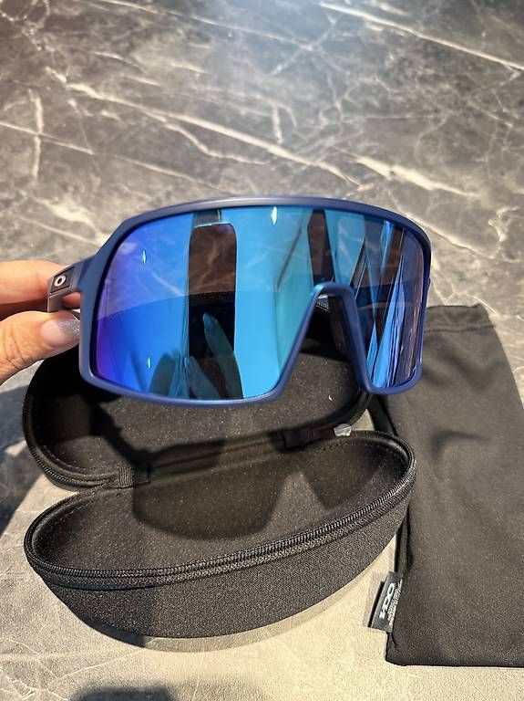 Occhiali & Lenti: OAKLEY Eyewear unisex – Usato da Ponte Capriasca venduto da lin_h5bj