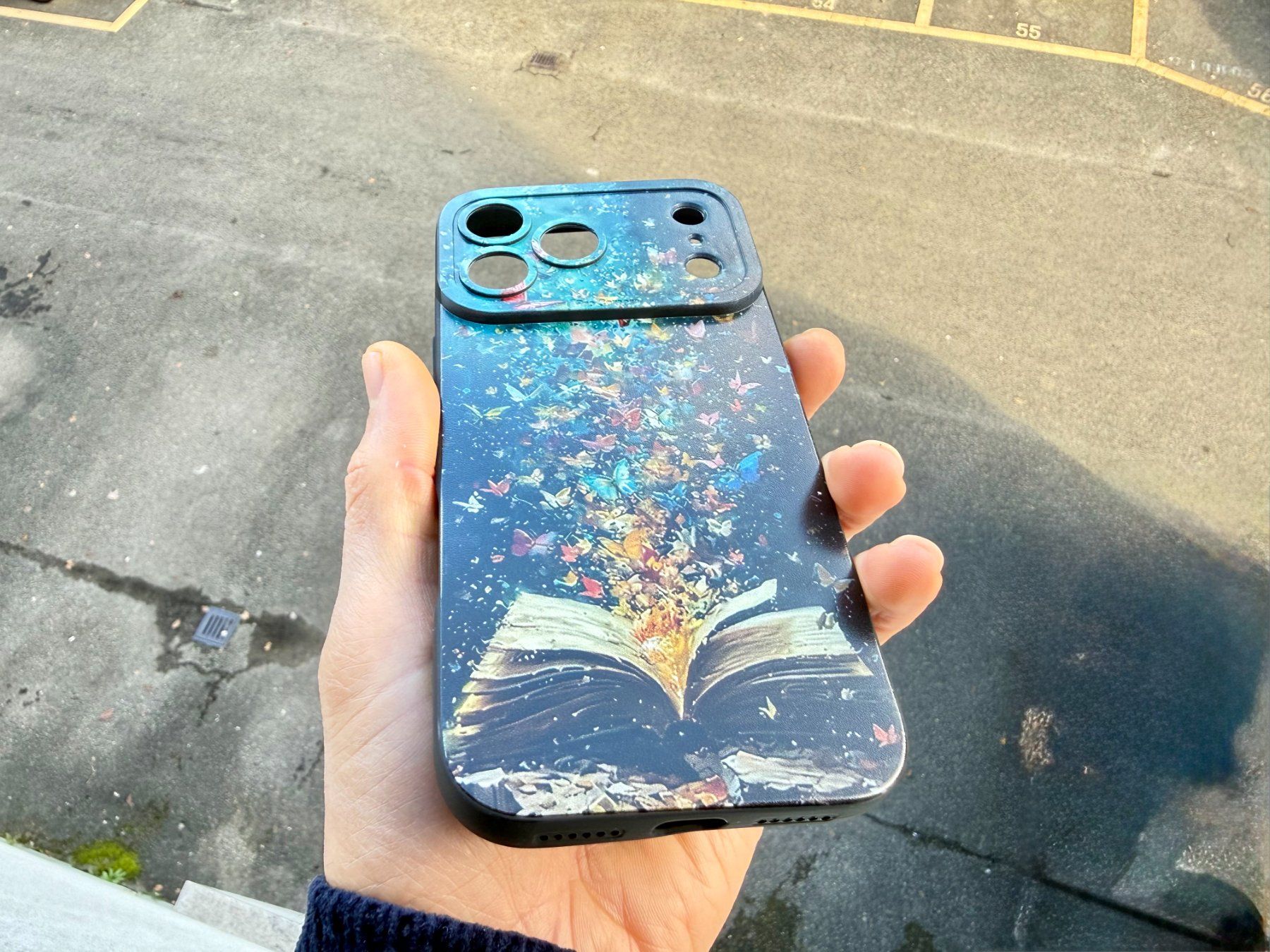 Apple Covers & Schutzfolien: Coque iPhone 17 Pro Max Papillons Livre Magique Pro Camera – Neu und originalverpackt aus Thônex von Suisse.Shopping 4
