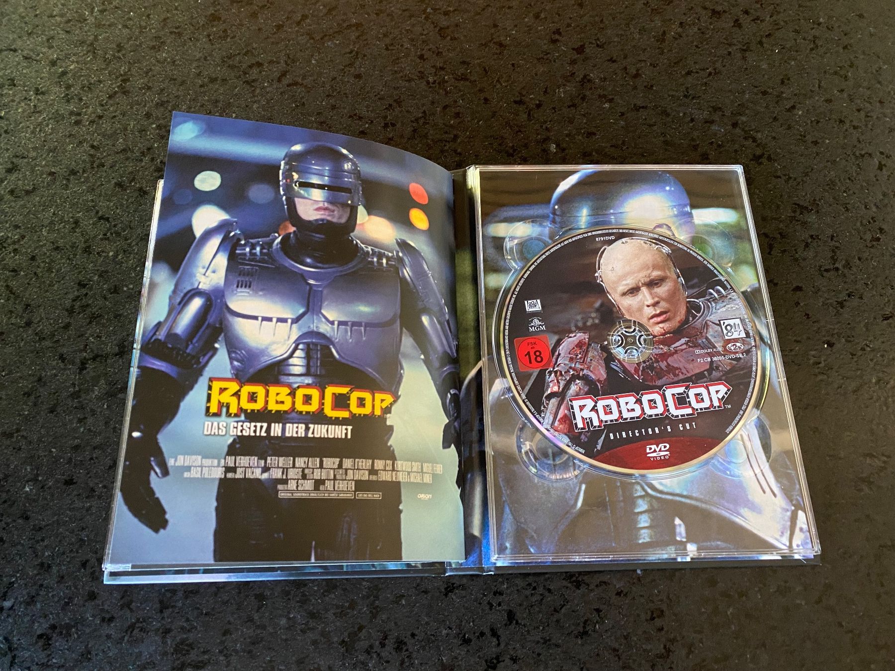 Tutti i DVDs: RoboCop Mediabook Blu-ray + DVD Sehr Gut – Usato da Schmitten FR venduto da FilmRarities 5