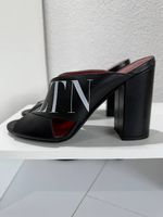 Valentino Garavani VLTN Mules Heels Blockabsatz Schwarz 36