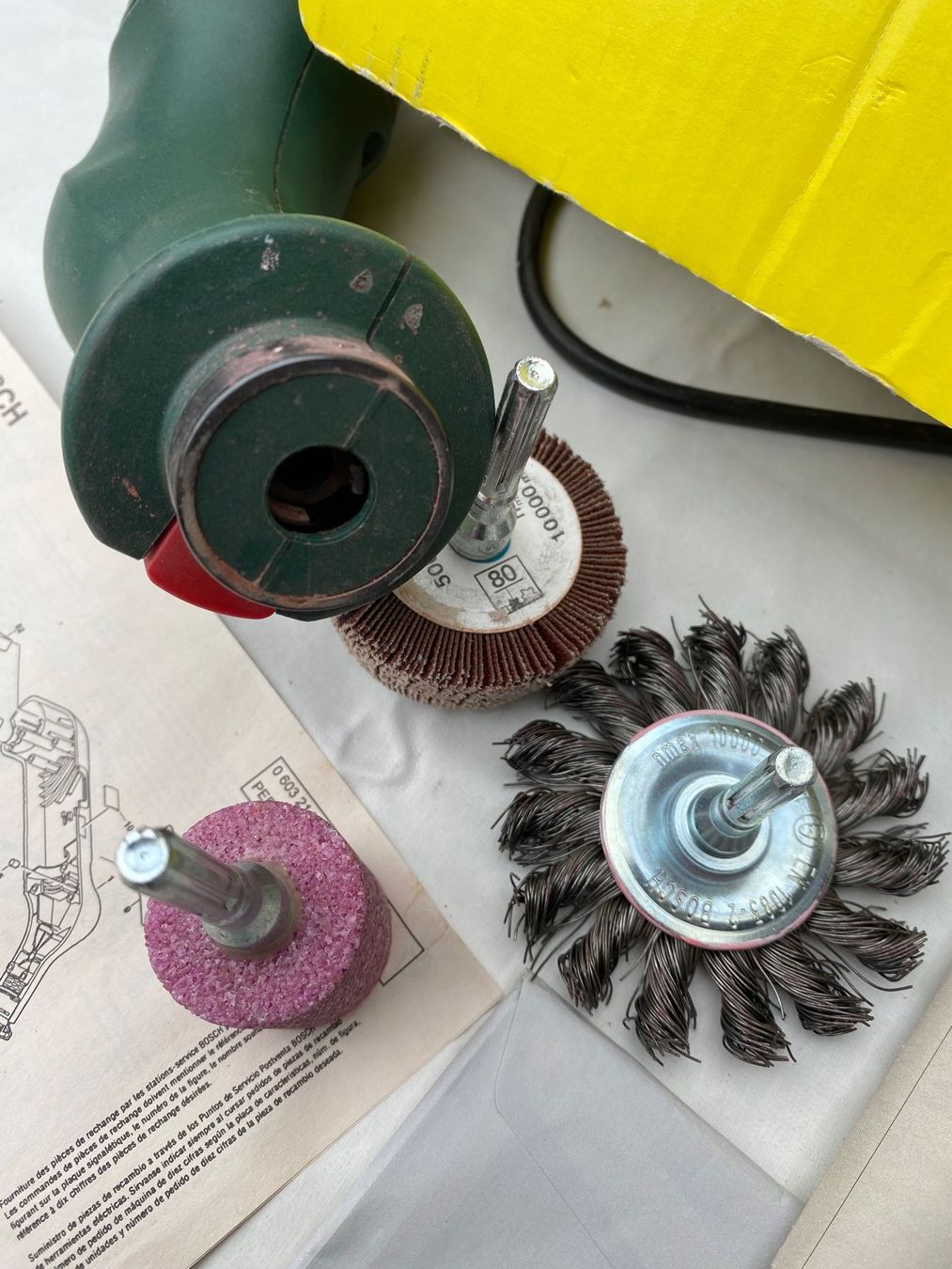 Bosch Smerigliatrici & Lucidatrici: Bosch PEB 500 E Schleifbürste, Radial- / Geradschleifer – Usato da Emmen venduto da Sutim2005 7
