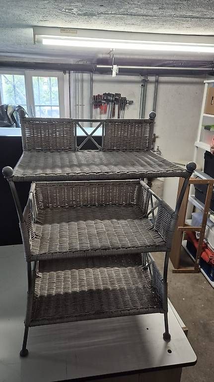 Scaffali: Regal  Metall/Rattan – Usato da Niederbipp venduto da flodur55 3