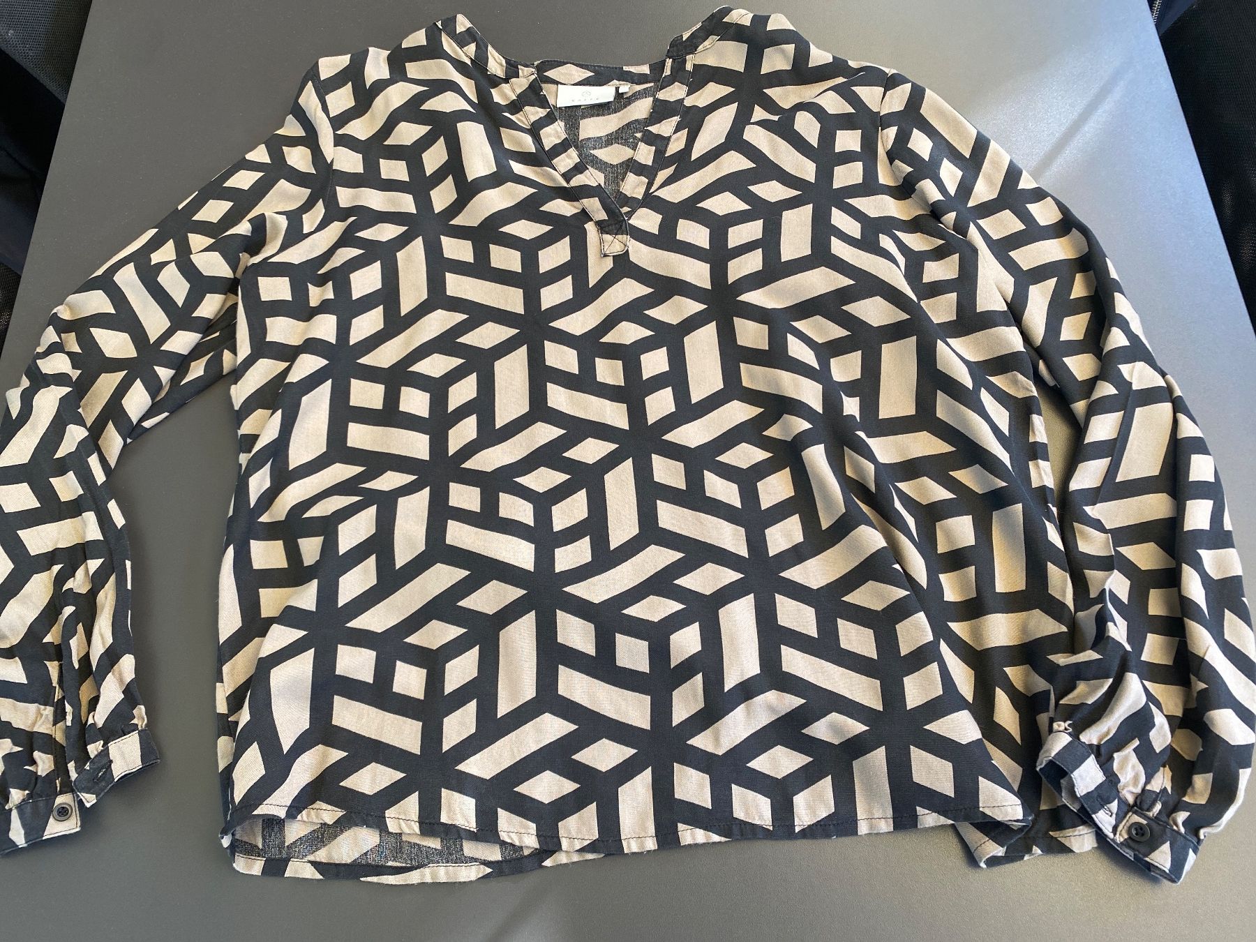 Chemisiers: KAFFE BLUSE/HEMD GR.L/42 schwarz/mocca – D'occasion à Frauenfeld par Boldi46