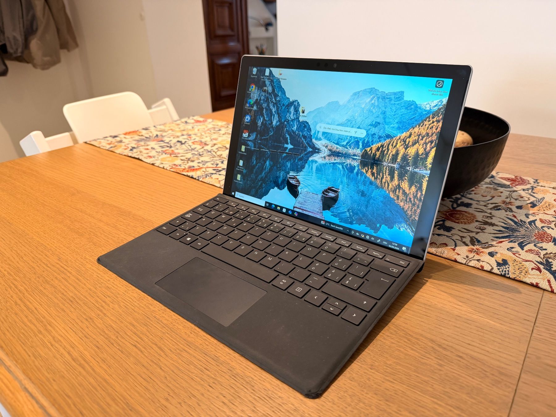 Microsoft Tablet PC: Microsoft Surface Pro – Intel Core i5-7300U, 8 GB RAM – Usato da Hinwil venduto da Aline045 1
