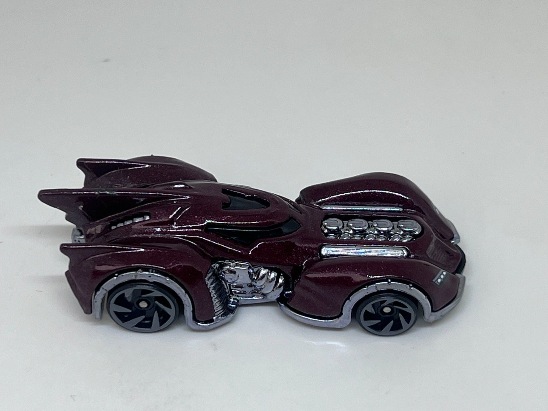 Hot Wheels Modellautos: Hot Wheels Arkham Asylum Batmobile #7 – Gebraucht aus Wildegg von LaaBoutique 1