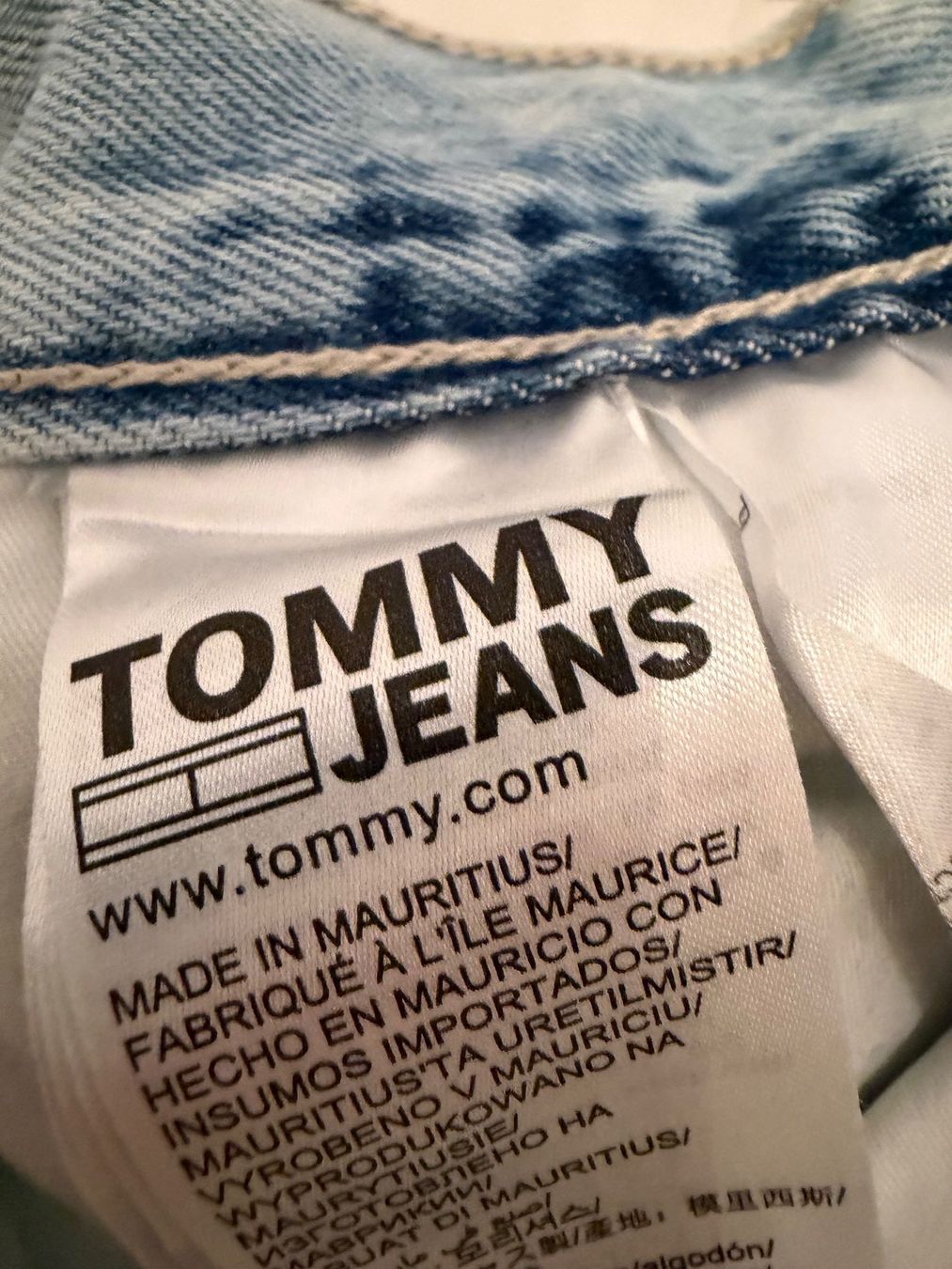 Tommy Hilfiger Jeans: Tommy Jeans Shorts – Usato da Eschenbach LU venduto da Tatzi1 7