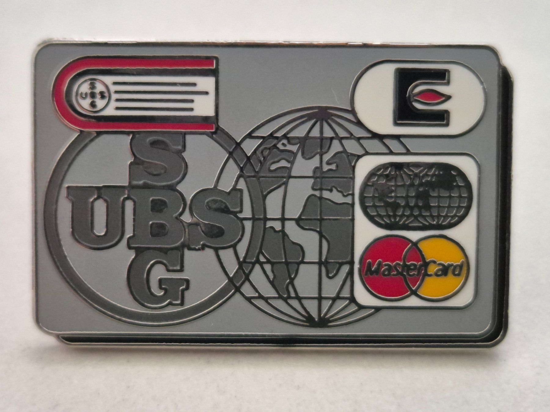 Swiss Placchette & Badge: UBS   Master Card     -     Pin – Usato da Niederweningen venduto da Obson