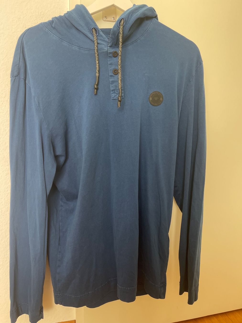 Tom Tailor Maglioni & Felpe: Dunkelblauer Kapuzenpullover von Tom Tailor Grösse M – Usato da Riehen venduto da rom_2bhm