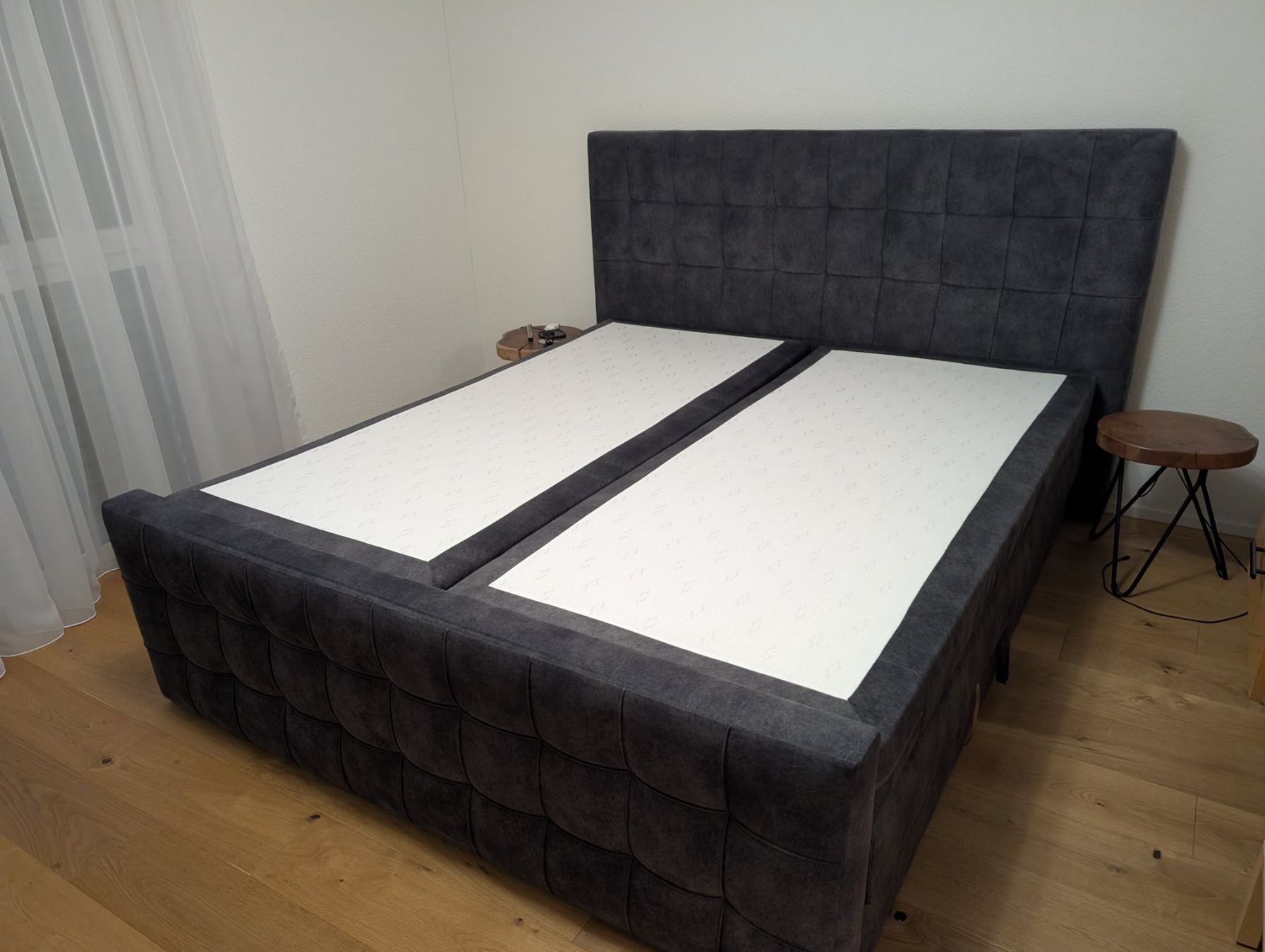 Lits: Boxspringbett dunkelgrau – D'occasion à Zollikofen par tantun