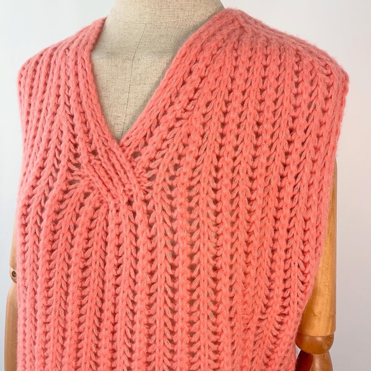 Hemisphere Gilets & Westen: HEMISPHERE New Cashmere/Silk Vest – Neu und originalverpackt aus Freienbach von Avviivva_Shop 1