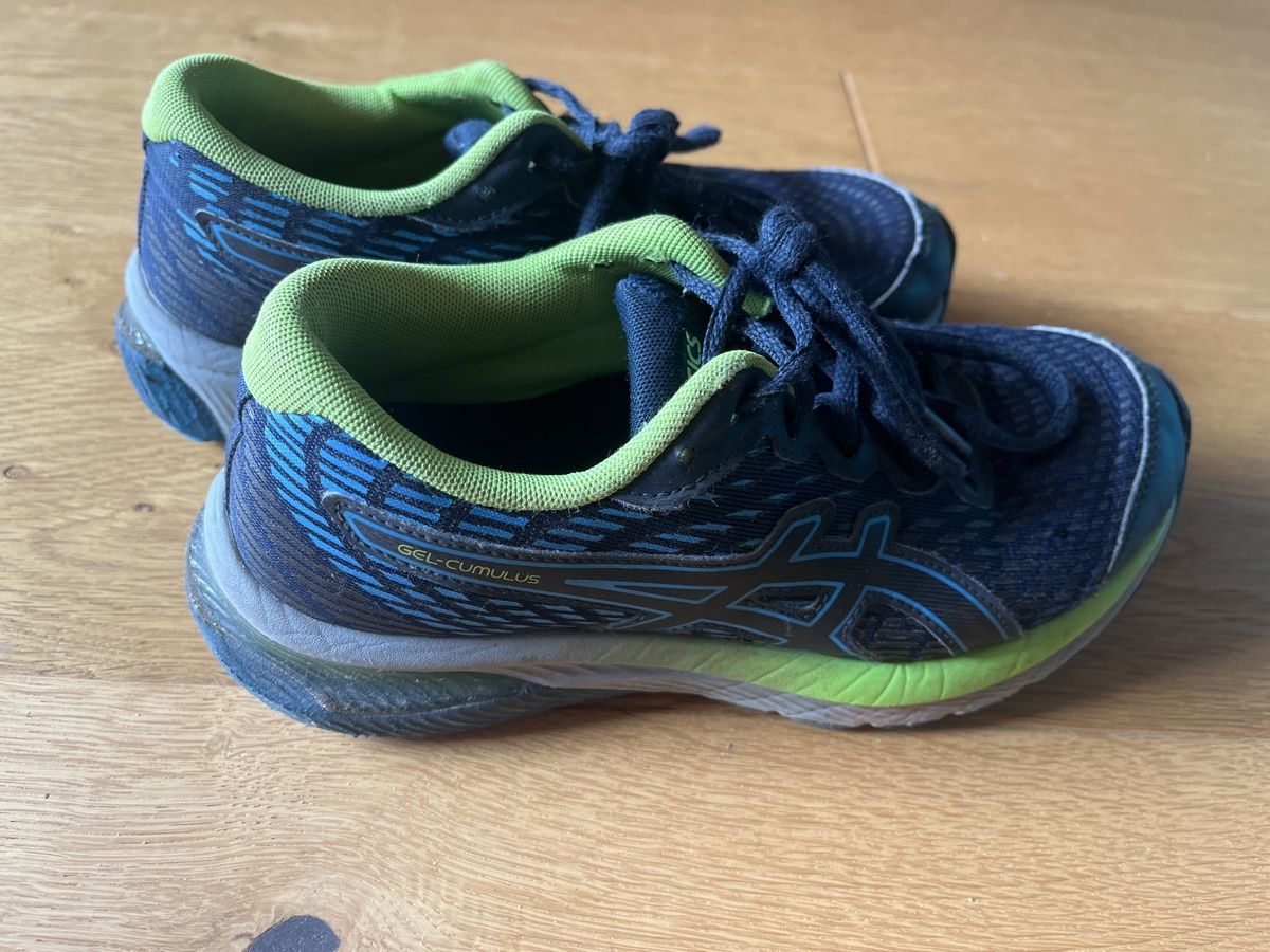 Scarpe da uomo: asics Laufschuhe 36 – Usato da Balmberg venduto da Berglihof 1