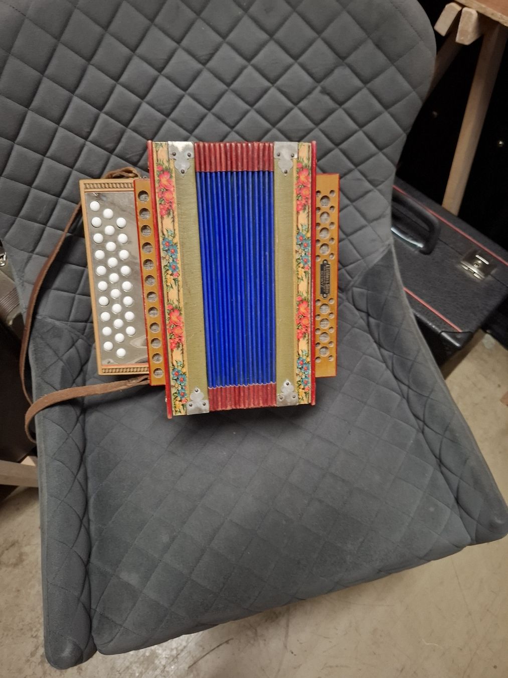 Musikinstrumente: Eichhorn orgeli – Gebraucht aus Villeneuve von BibiVintage