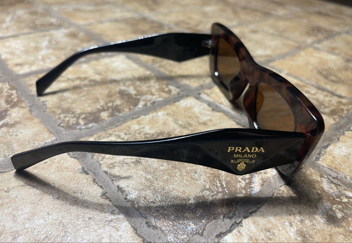 Prada Occhiali & Lenti: Prada Occhiali da sole tartarugati rettangolari – Usato da Gordevio venduto da LanaZimm 3